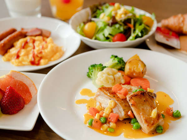 【3F カフェヴィクトリア】沖縄料理・和・洋食・季節のお料理を含めたメニューが30種類以上！