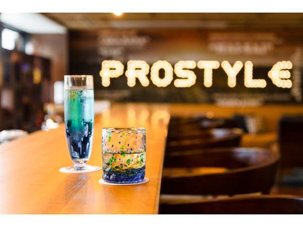 「PROTYLE BAR」でリゾート気分を味わいながらゆったりお過ごしください