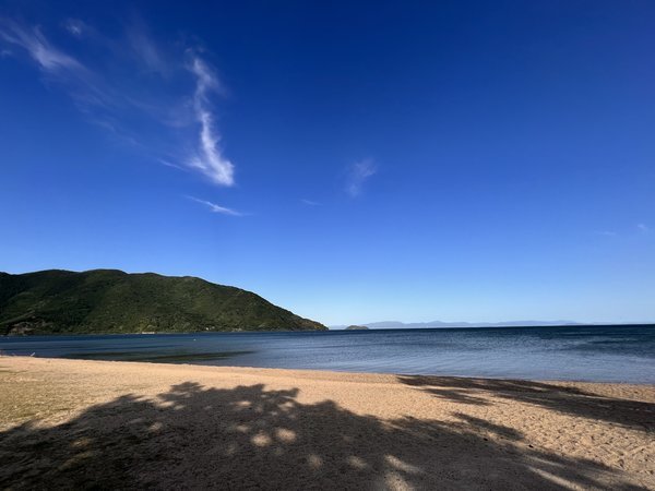 景観が開放的なマキノサニービーチ。湖水浴も楽しめます。