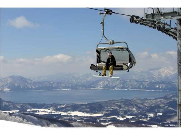 【たざわ湖スキー場】田沢湖を眼下にビュースポットあり