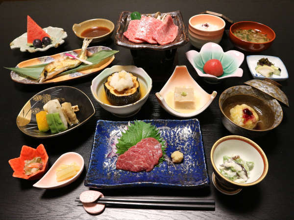 *【夕食一例】国産牛の焼肉等、地のものや季節の食材を堪能！