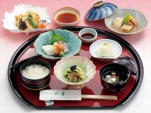 和食料理長おすすめ 季節を彩る「四季定食」
