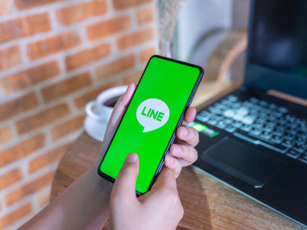 館内に電話機はございません。LINEコールを導入致しました。