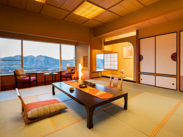 ◆眺望客室◆お部屋に一歩踏み入ると、上州の壮大な山景色がお客様をお出迎えします
