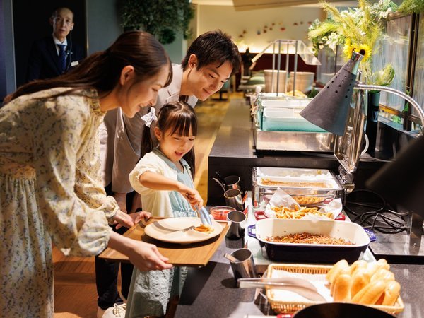 箱根ホテル小涌園のプラン「【ビュッフェ＆飲み放題/夕食前半】～湯めぐりの旅～「ユネッサン」＆「森の湯」が入り放題～1泊2食付き」
