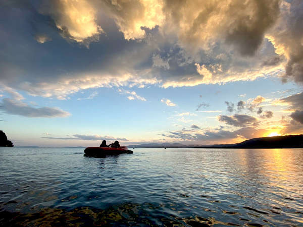 ・レンタルボートで琵琶湖をじっくりと堪能するのもおすすめです