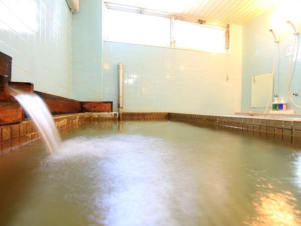 当館のお風呂はミロナイト活性石の人工温泉です。（男湯）