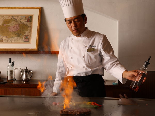 贅沢鉄板コース料理　お客様の目の前で調理ご提供いたします