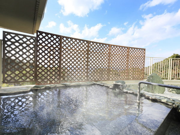 【大浴場】女湯：白浜温泉の中でも一番歴史の古い「行幸源泉」をお楽しみ頂けます。