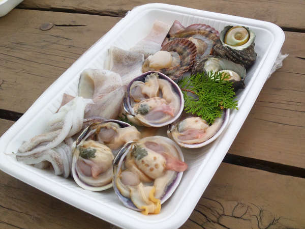 伊勢志摩の魚介類が楽しめるBBQセットです。