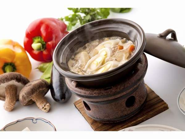 上州地粉の太い麺と季節の野菜が色々たくさん入ったおきりこみうどん