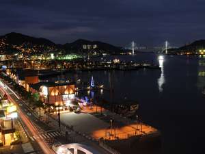 当ホテルから臨む長崎港の夜景