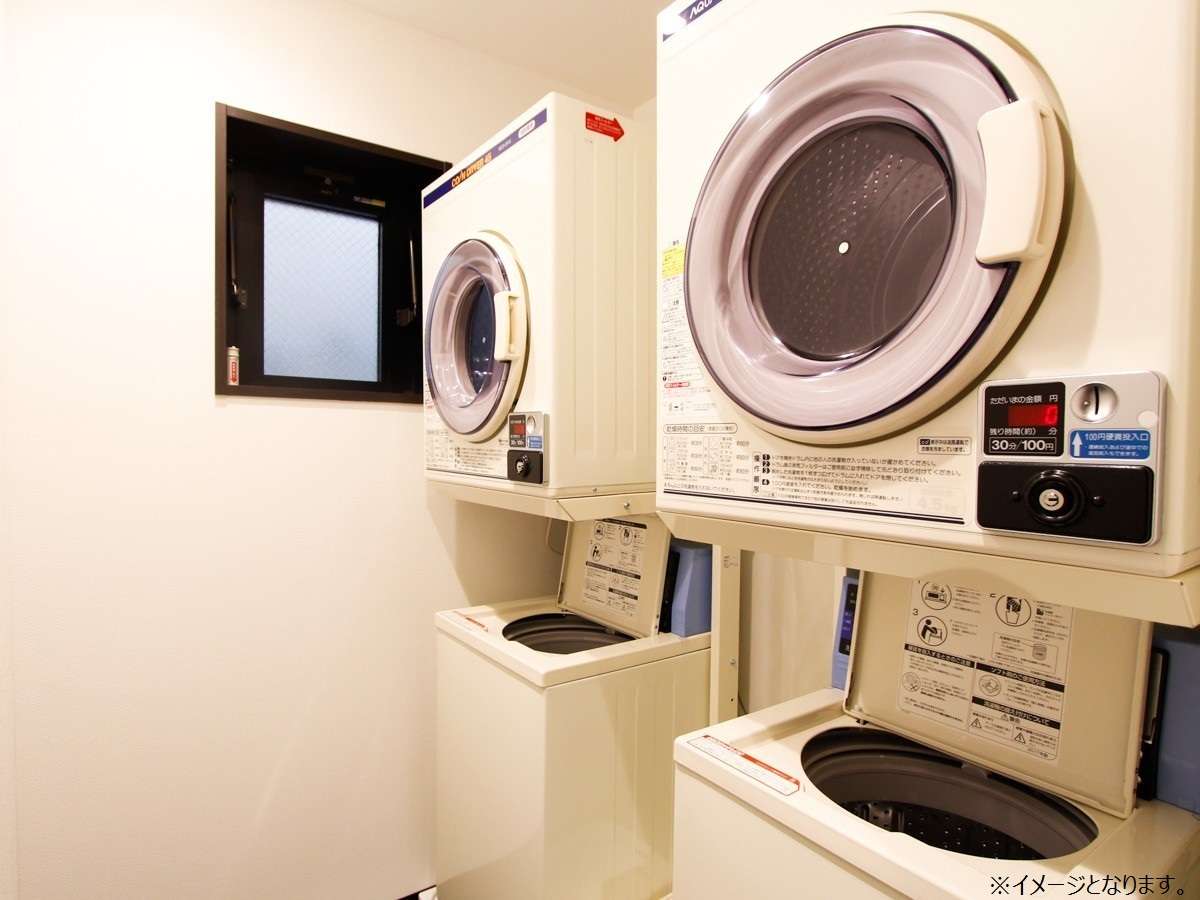 ◆ランドリーコーナー◆1Fにございます。　洗濯機1回￥300　乾燥機30分￥100