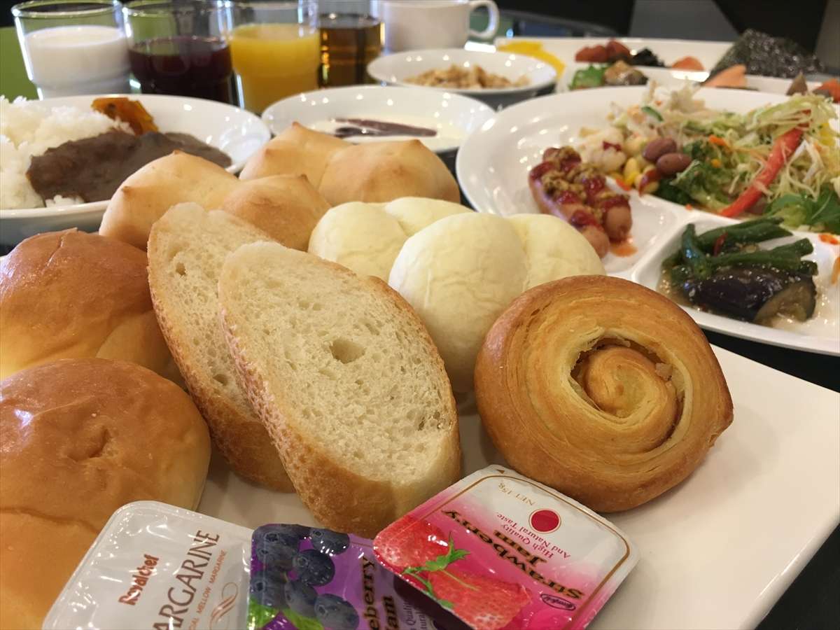 和洋朝食バイキング 6:30a.m.〜9:30a.m.(1階ロビー)