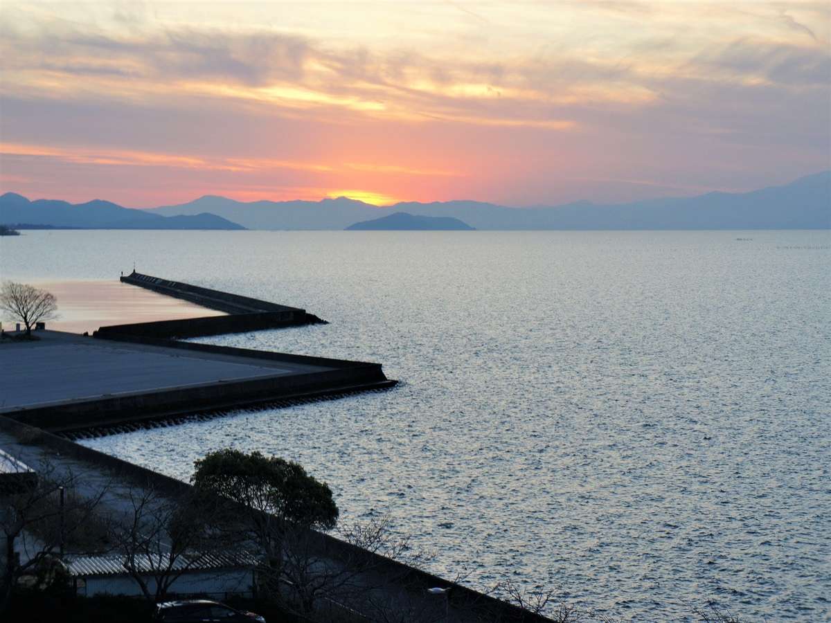 【当宿からの景観】琵琶湖の夕日
