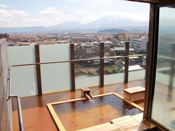 1番館展望露天風呂。内牧温泉で1番高い場所にある浴場です。