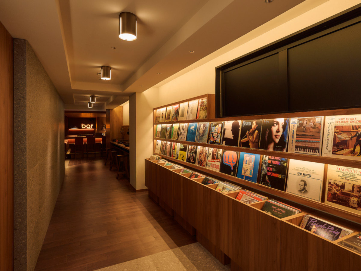 【バー＆ラウンジ】ご宿泊者専用のラウンジとなっております。京都観光の計画や寛ぎの場としてご利用可能