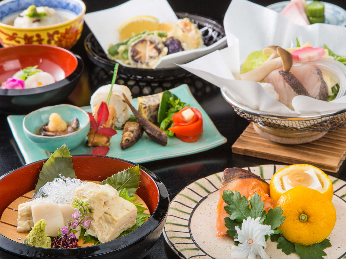 京野菜と湯葉をメインとした京会席!!生湯葉のお造りが絶品!!