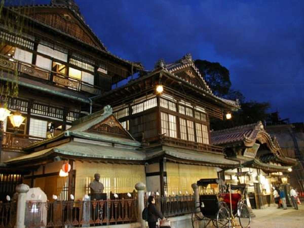 道後温泉本館も近い。※2019.1.15より改装工事(営業はしています)当館から徒歩1〜2分♪