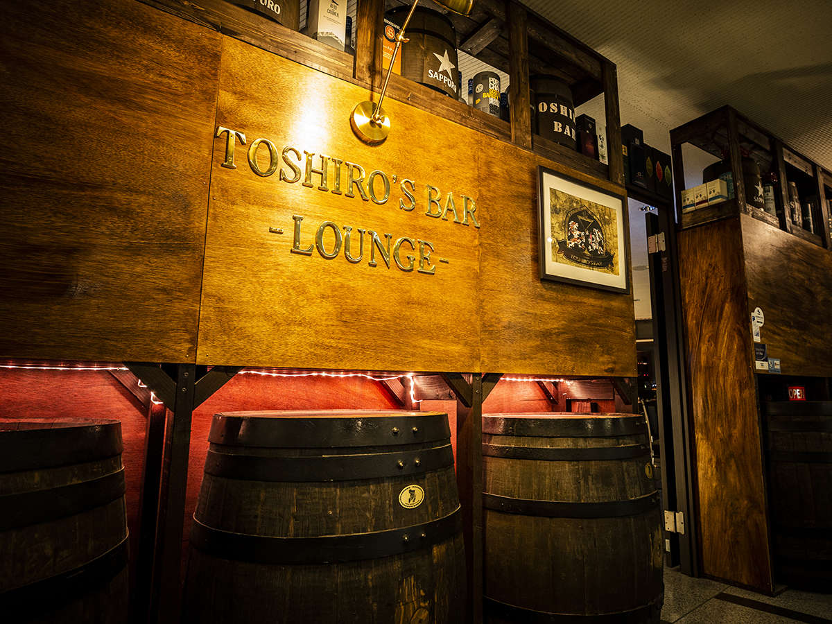 【TOSHIRO’S BAR】世界のウィスキーやオリジナルカクテルをご用意。