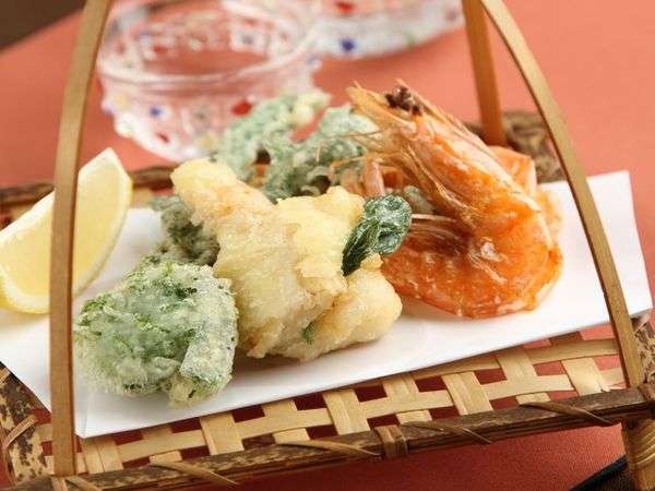 妙高雪エビ素揚げ季節の野菜天麩羅
