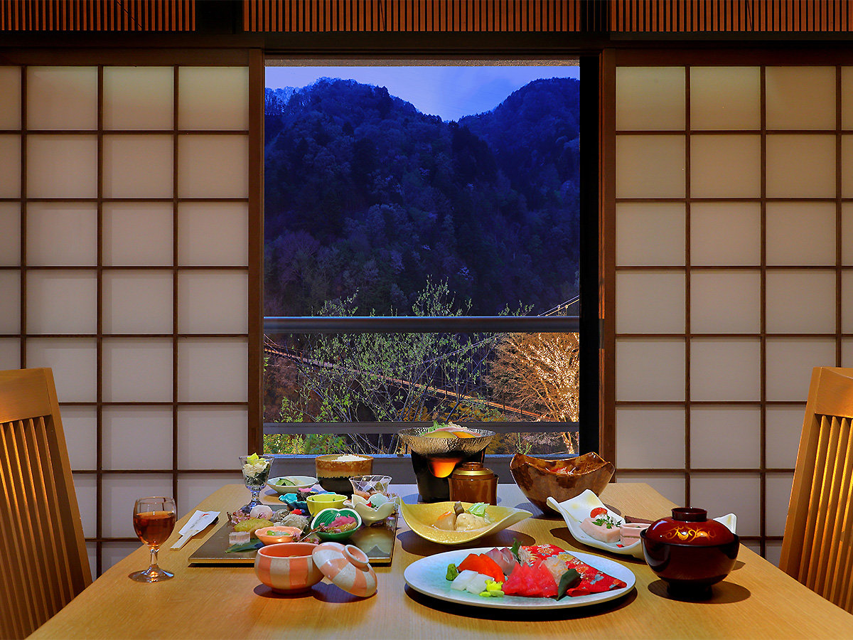 栃木の四季を感じ癒しのひと時をお楽しみいただける半個室の御食事処