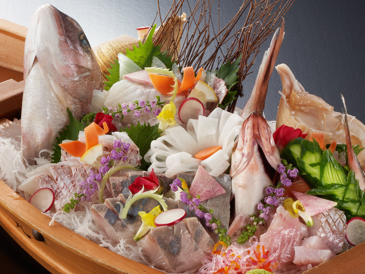 【お造里大皿盛り】富山に来たらやっぱり新鮮なお刺身!お刺身たっぷり特別膳 ※写真は4人前