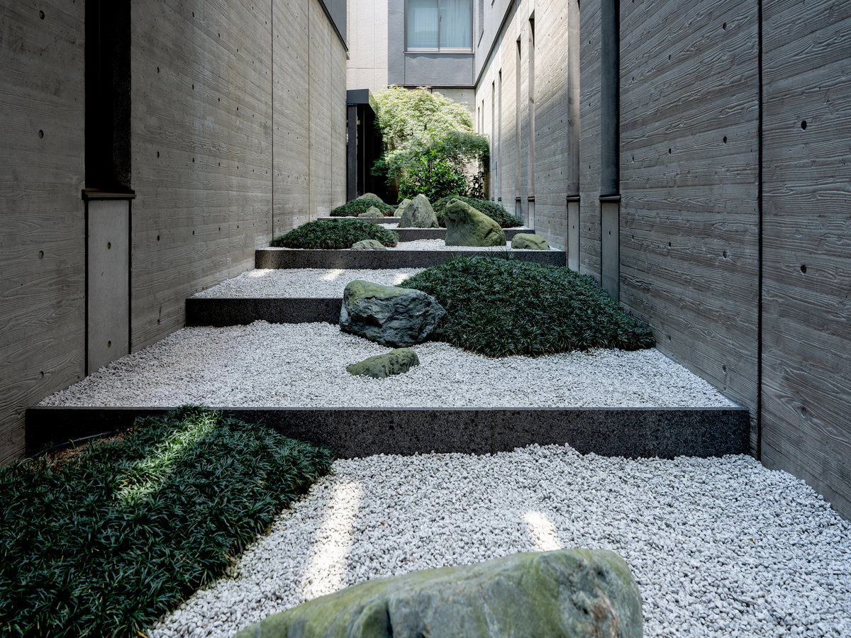 京都の情緒を感じる坪庭は和邸の見どころのひとつ