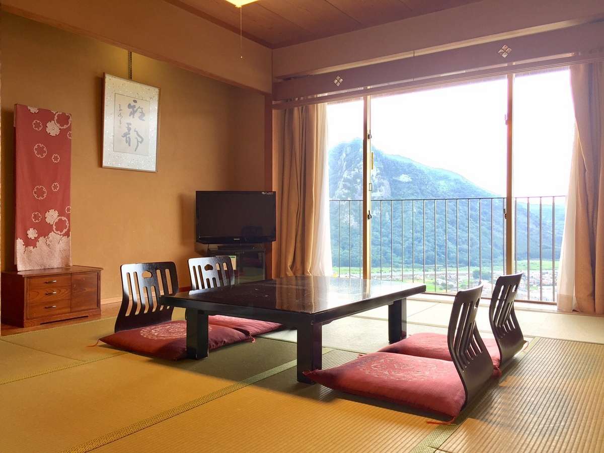 ◆喫煙和室10畳　富士山側◆お部屋にお風呂が付いておりませんので大浴場をご利用ください。