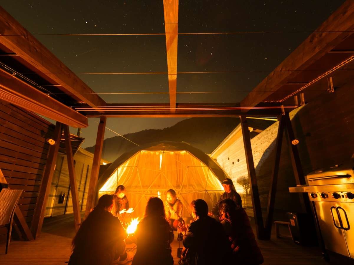 【グランピング】BBQ・たき火・星空で贅沢なキャンプを満喫！