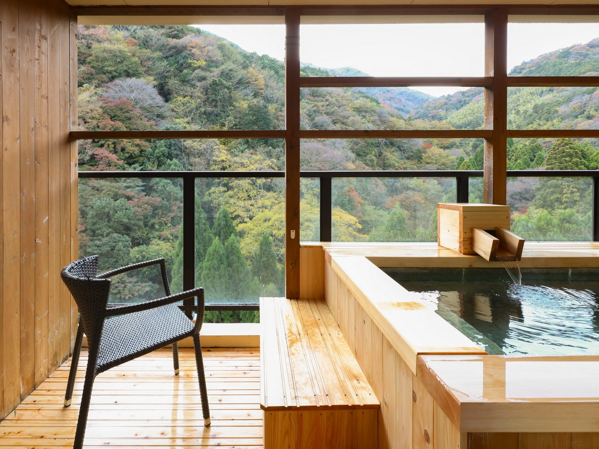 箱根の絶景を心ゆくまで楽しむ客室露天風呂(本間12畳+踏込/50u)