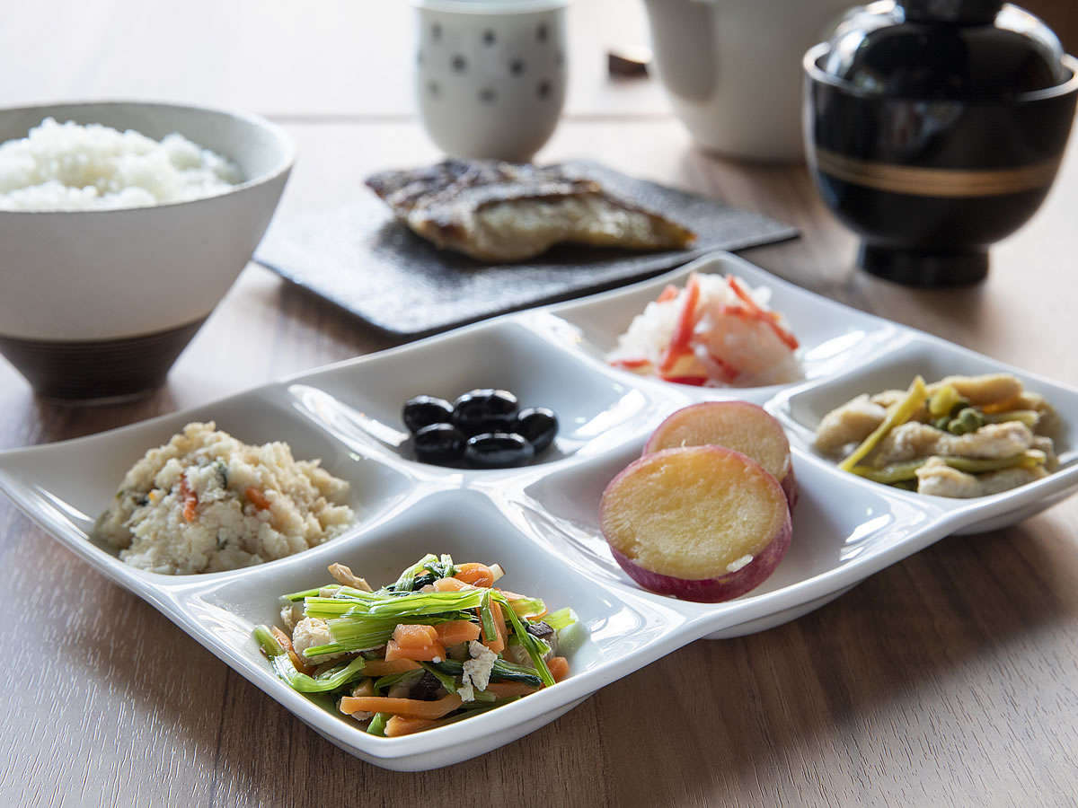 【朝食】京都のおばんざいを使用した和食の定食です