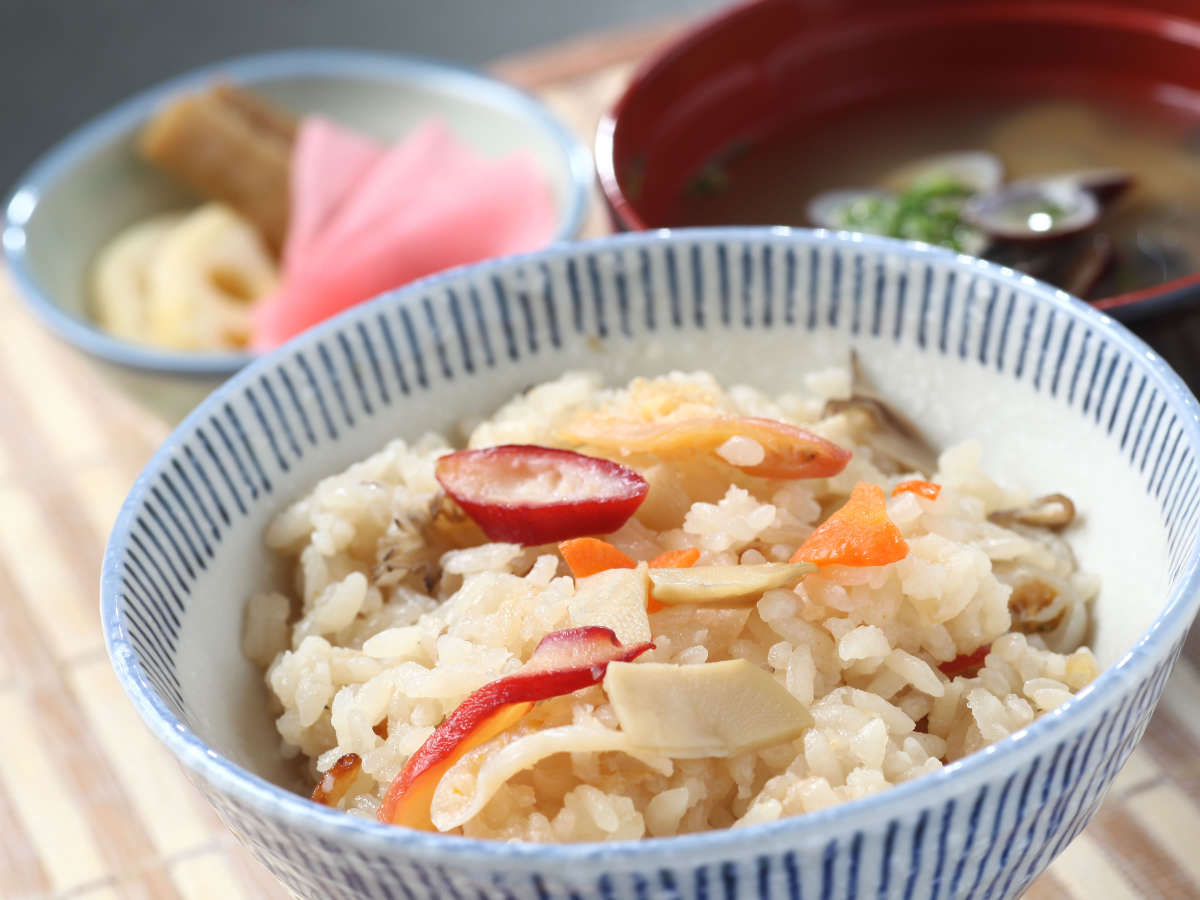 ホッキ貝の炊き込みご飯が人気です!