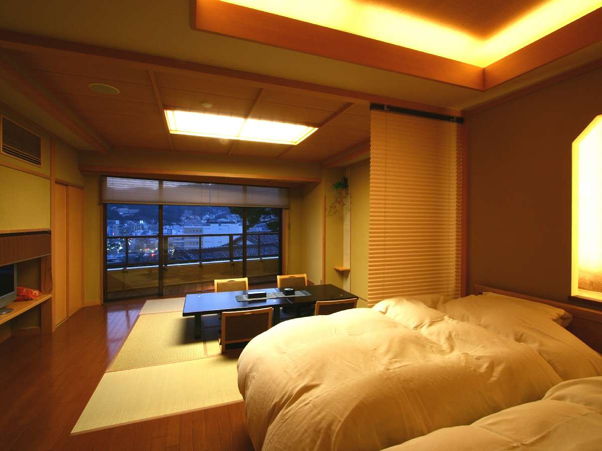【リニューアル和室】【豊月】ベッドは1台がリクライニング可。ご年配のお客様にご好評を頂いております