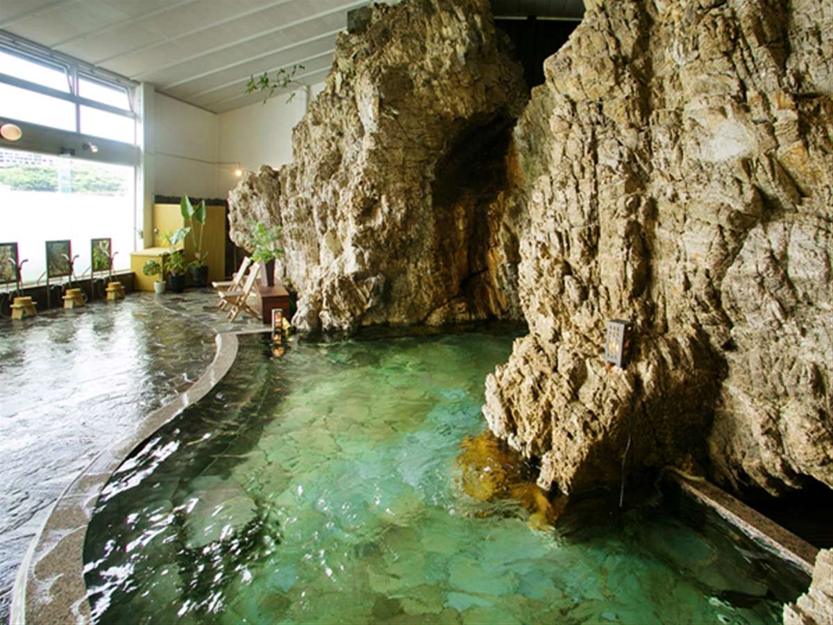 ◆天然大岩風呂【荒磯の湯】国内でも珍しい海上大岩風呂男女入替あり