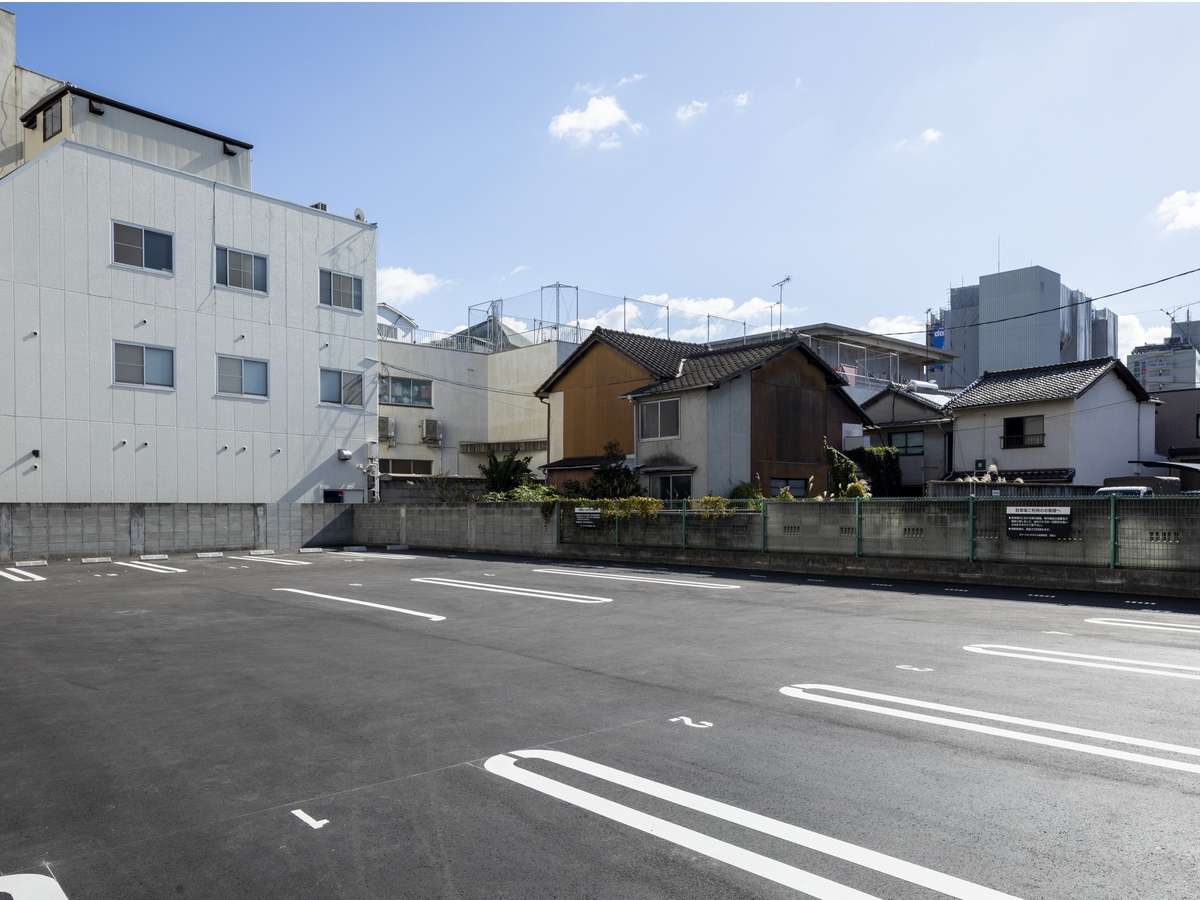 敷地内駐車場13台※先着順です。予めご了承くださいませ。