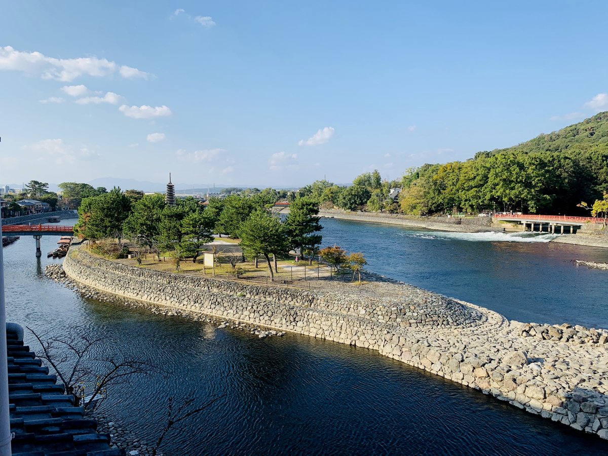 美しい宇治川の流れを眺めながらごゆるりとご寛ぎ下さい。※客室からの景色一例