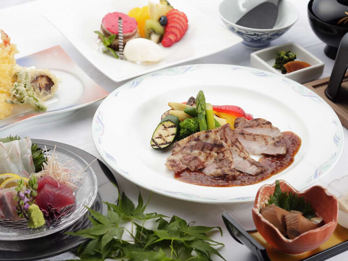 【夕食・コースメニュー】宮崎ブランドポークのコースでは、全6品をご提供。