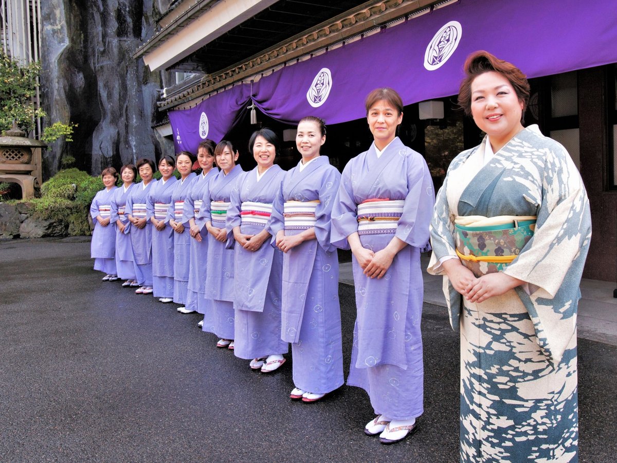 女将さん、客室係さんお出迎えイメージ