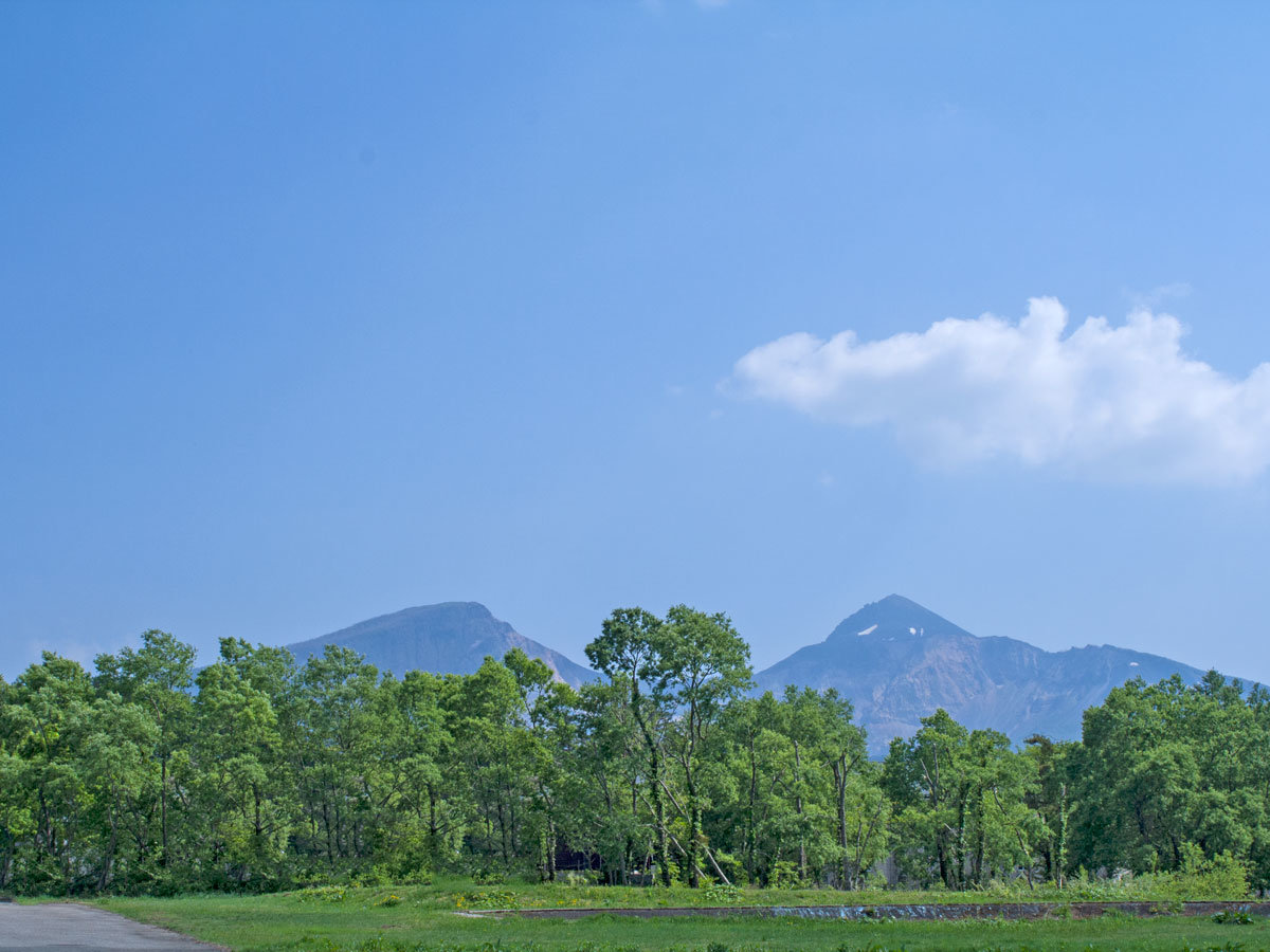 日本百名山である磐梯山、桧原湖、五色沼など裏磐梯を代表する景観スポットです。