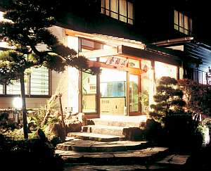 「金福荘」の名刹修禅寺の裏参道沿いに佇む小さな旅館