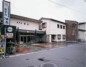 「ホテル末広」の松本市郊外に佇む温泉宿