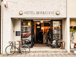 「ホテルパシフィック金沢」の・【外観】ホテルとカフェの入口は兼用となっております