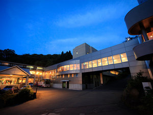「蔵王国際ホテル」の蔵王国際ホテルの外観（夜イメージ）