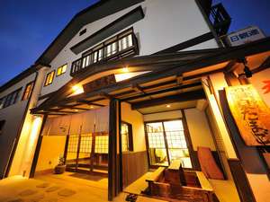 「大沼旅館」の遠刈田温泉の中心に佇む全11室の宿。