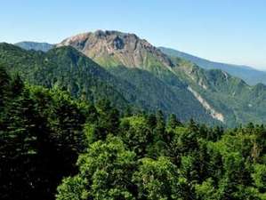 焼岳登山口　登山やトレッキングの方々で賑わっています。