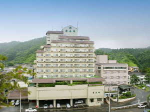 「盛岡つなぎ温泉　愛真館」の外観(昼)