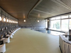 高齢者、お子様にも優しい畳敷き風呂♪