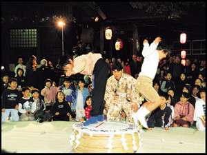 天下の奇祭　頼朝・八重姫を祀る音無神社で行われる尻つみ祭り