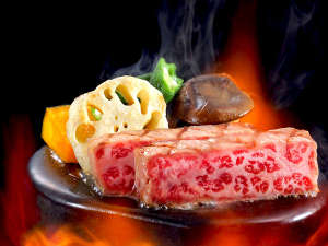 【彩美牛の鉄皿焼き】千葉県産のブランド牛『彩美牛』を鉄皿焼きでご賞味ください。
